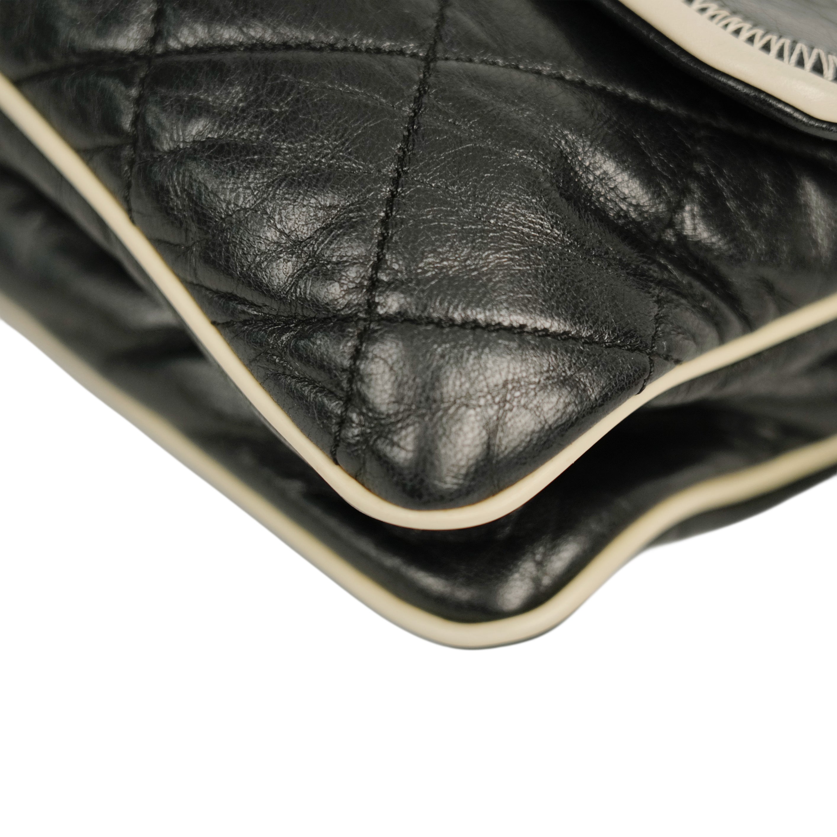 CHANEL 2008–2009 2.55 Chain Matelassé Bicolor Shoulder Bag