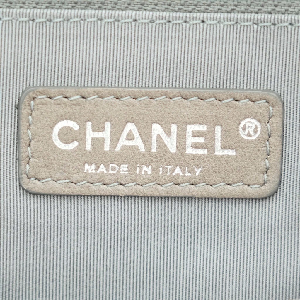 CHANEL 2008–2009 Matelassé Bicolor Chain Shoulder Bag