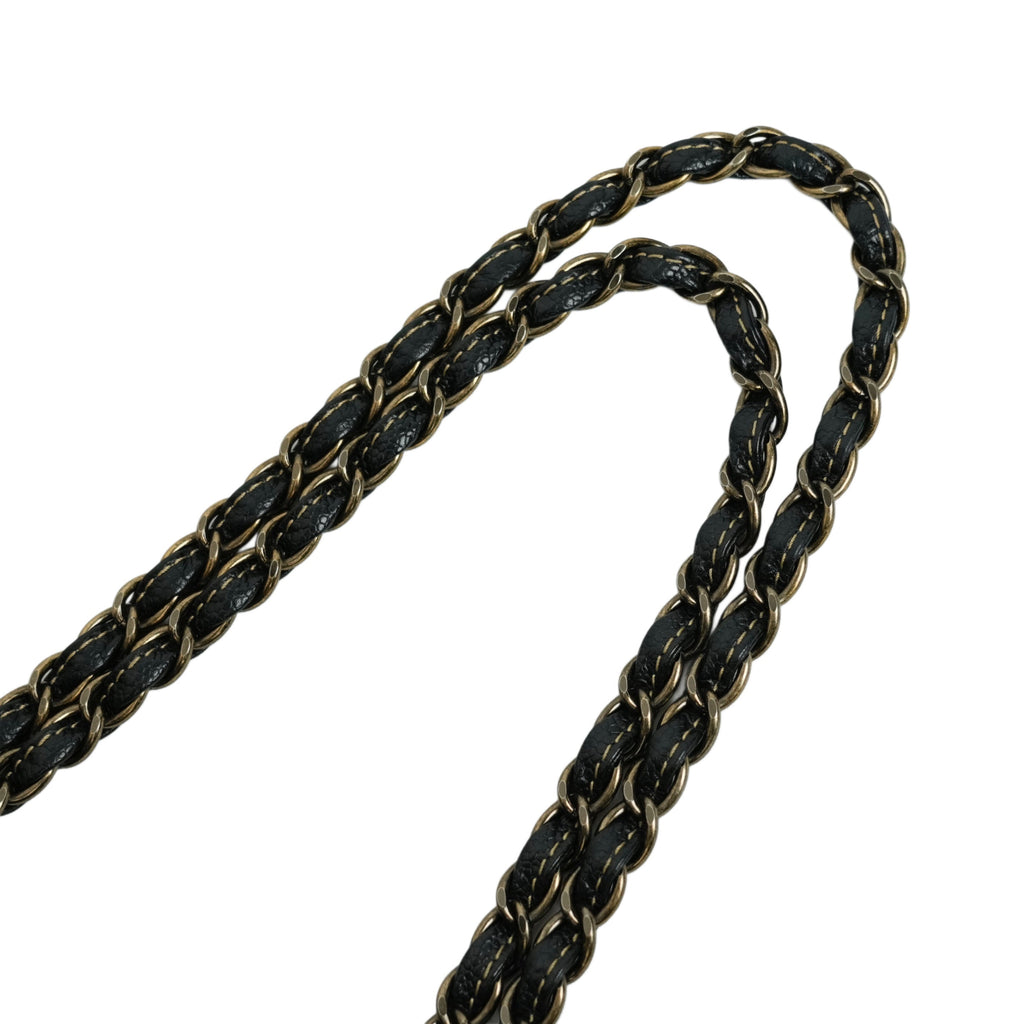CHANEL 2002–2003 Chain Caviar Leather Shoulder Bag
