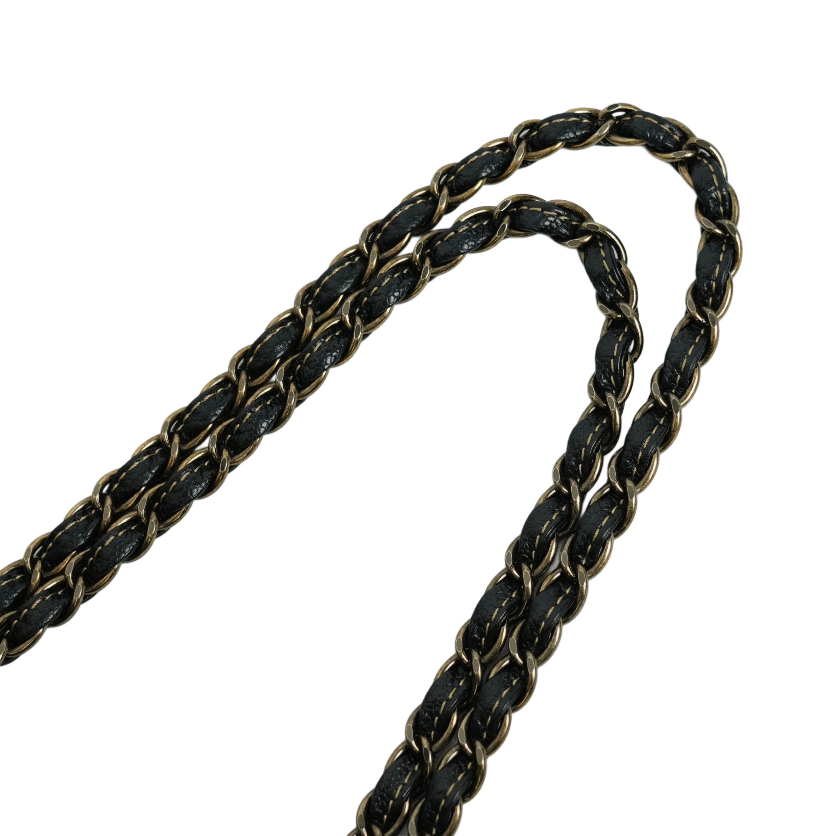 CHANEL 2002–2003 Chain Caviar Leather Shoulder Bag