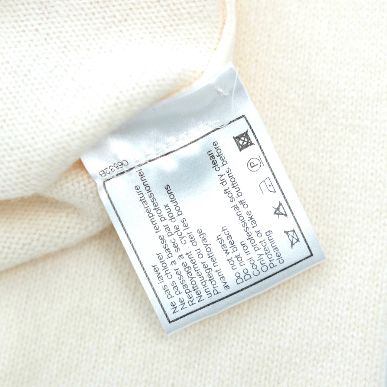 CHANEL 1998 Ensemble Knit Cashmere Size 40 Top