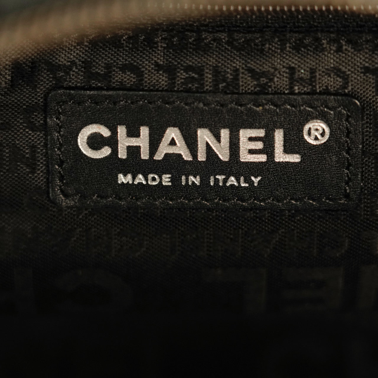 CHANEL 2004–2005 Chocolate Bar Stitch Shoulder Bag
