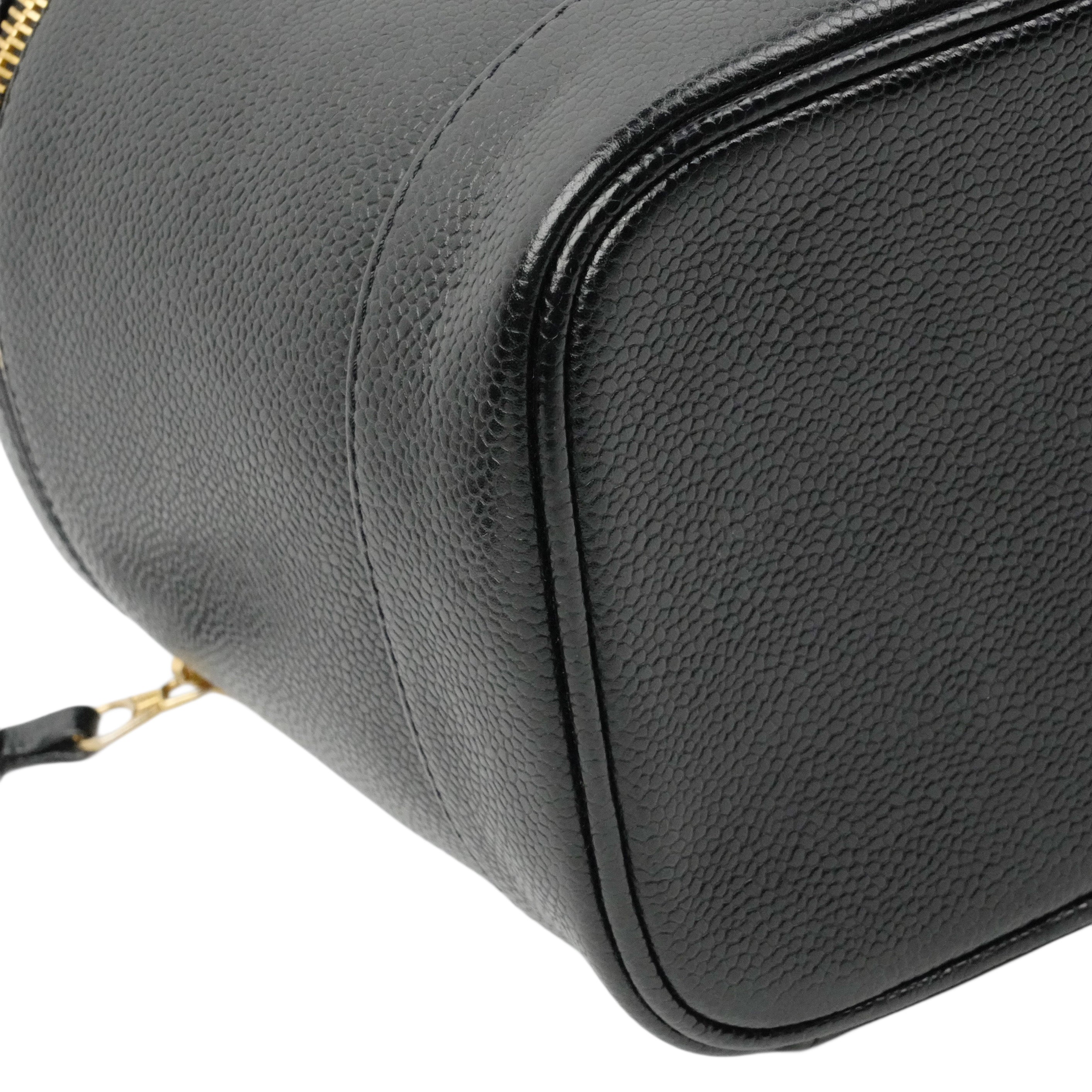 CHANEL 2000–2002 Caviar Skin Vanity Handbag