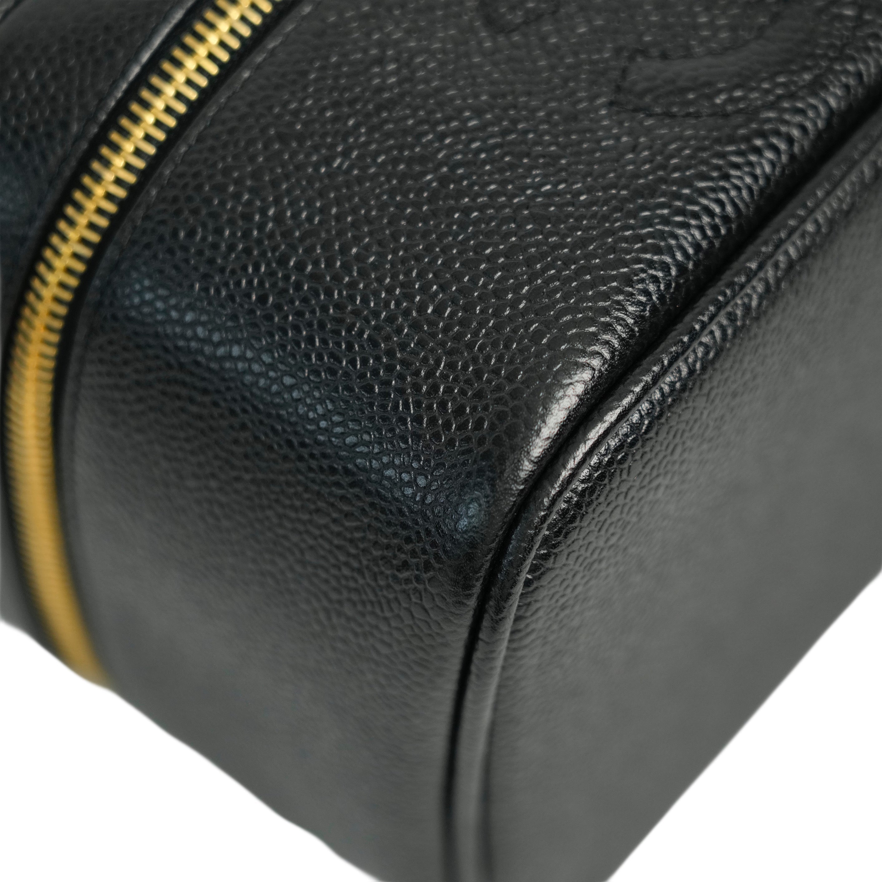 CHANEL 1994-1996 Vanity Caviar Skin Handbag