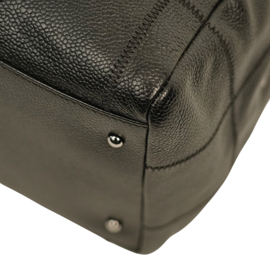 CHANEL 2004–2005 Chocolate Bar Stitch Shoulder Bag
