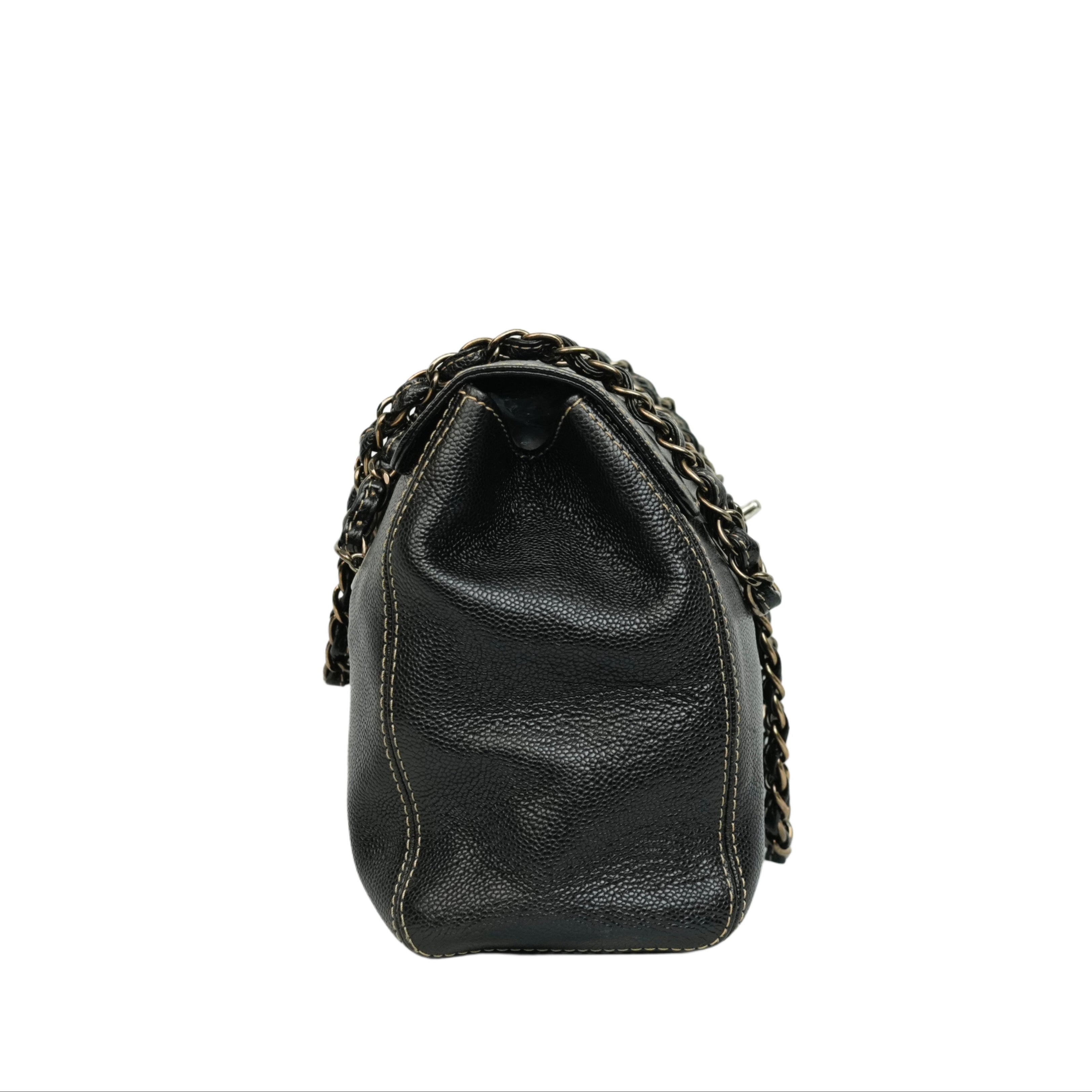 CHANEL 2002–2003 Chain Caviar Leather Shoulder Bag